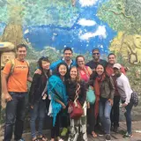 Mark Lavoie ’18 with classmates in Colombia